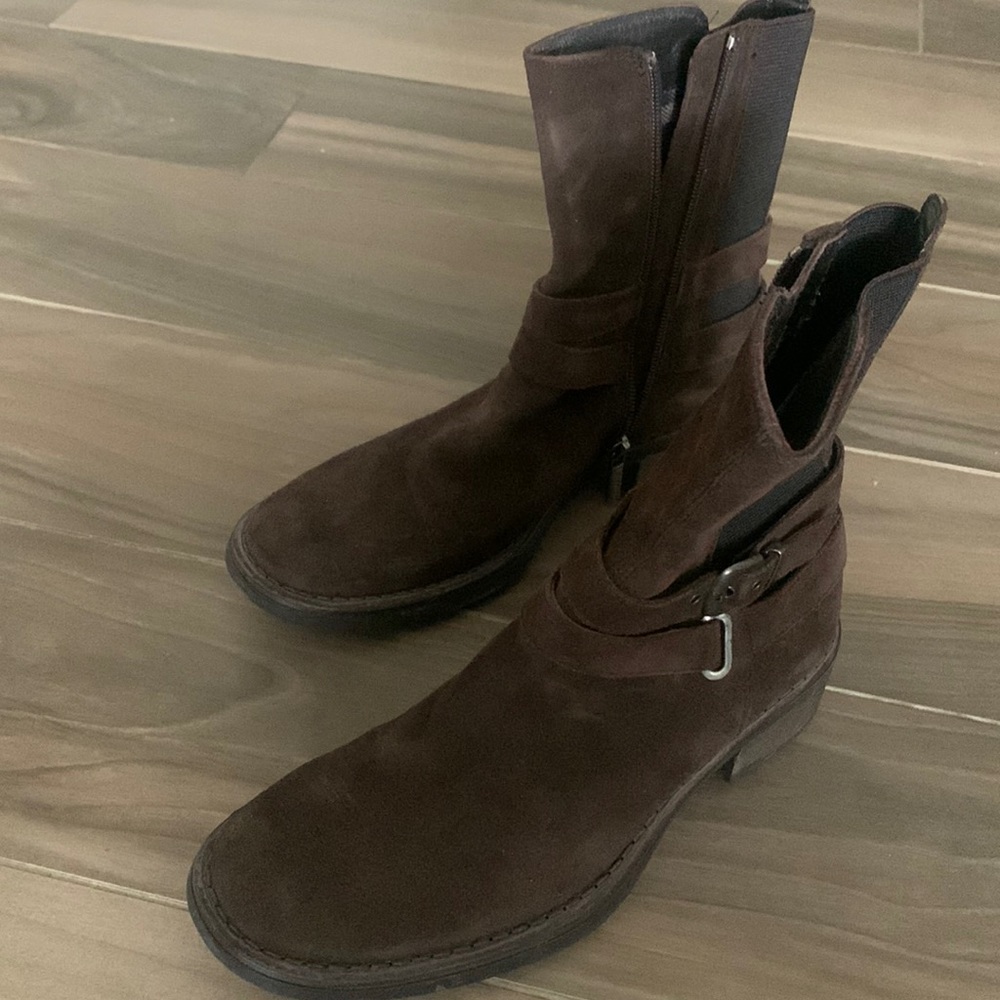 Suede waterproof boots